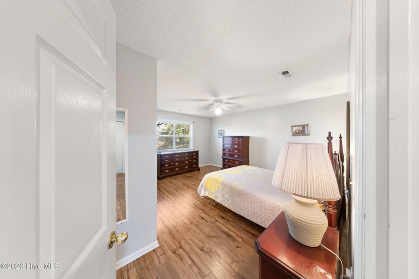 Welcome to this beautifully maintained, fully furnished - photo 5
