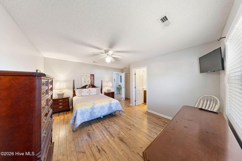 Welcome to this beautifully maintained, fully furnished - photo 6