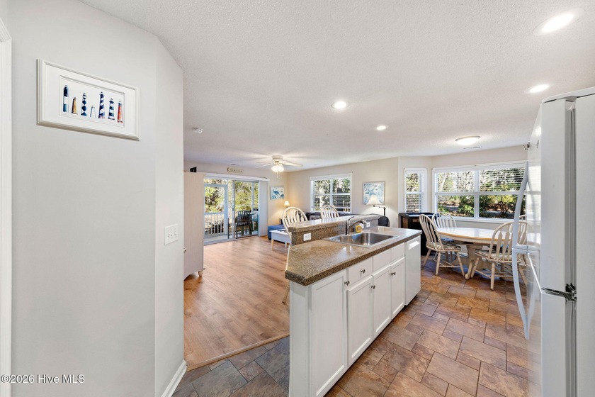 Welcome to this beautifully maintained, fully furnished - photo 9