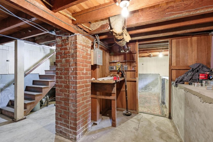 Discover 2 incredible home for less than the price of one! This - photo 23