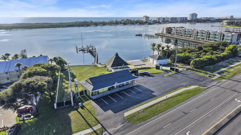 A truly rare waterfront redevelopment opportunity on prestigious - photo 6