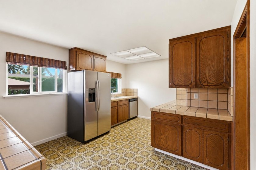 Discover 2 incredible home for less than the price of one! This - photo 33