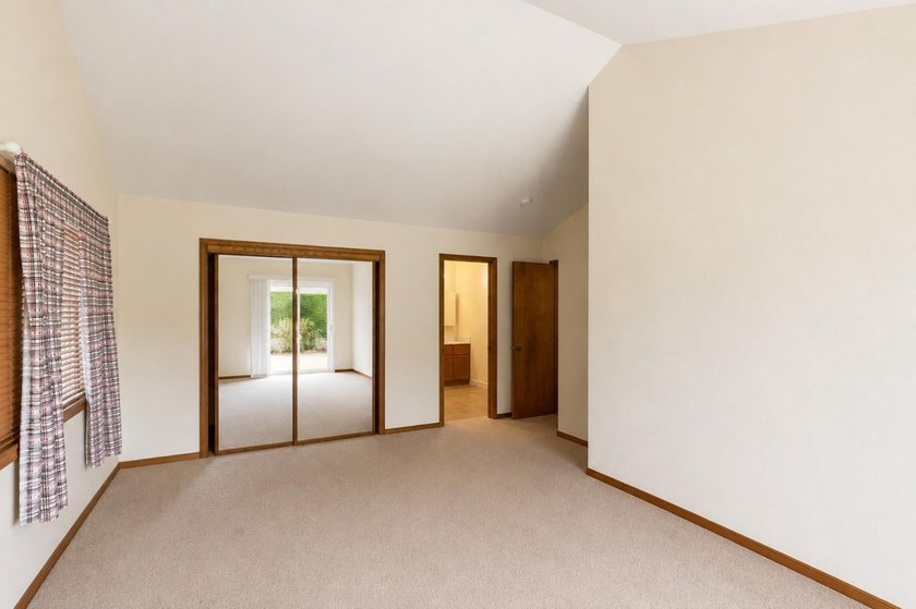 Discover 2 incredible home for less than the price of one! This - photo 36