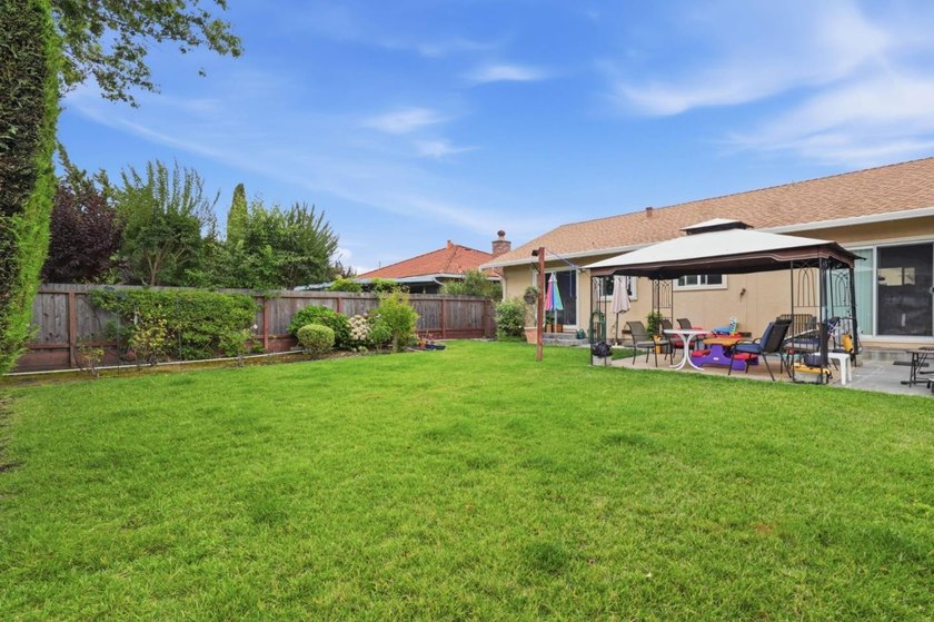 Discover 2 incredible home for less than the price of one! This - photo 40