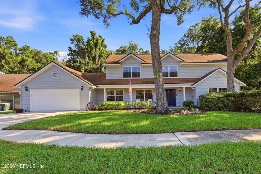 Welcome to this exceptional pool home in the highly sought-after - photo 2