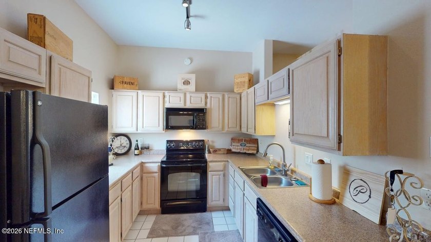 Located in the heart of Southside and convenient to I-95 and - photo 4