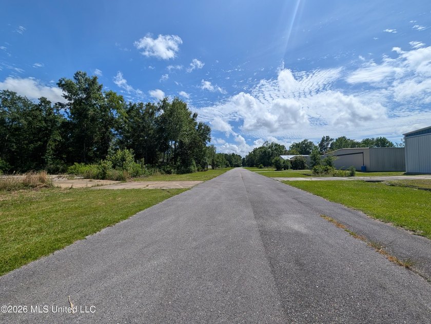 Calling all Aviators - This wonderful corner lot offers 112+/- - photo 8