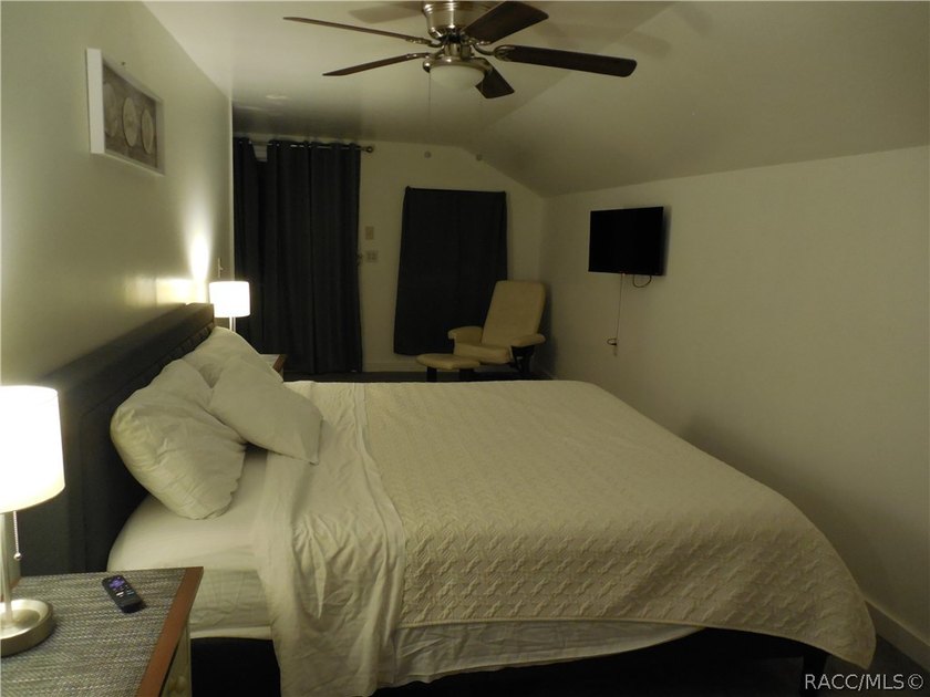 GREAT INVESTMENT OPPORTUNITY....This 3/2 home has an *in -law* - photo 20