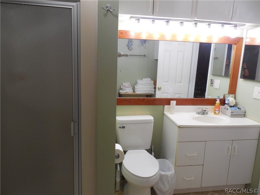 GREAT INVESTMENT OPPORTUNITY....This 3/2 home has an *in -law* - photo 22