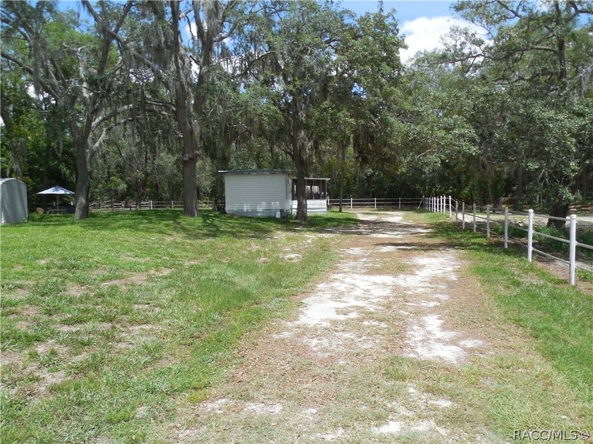 GREAT INVESTMENT OPPORTUNITY....This 3/2 home has an *in -law* - photo 25