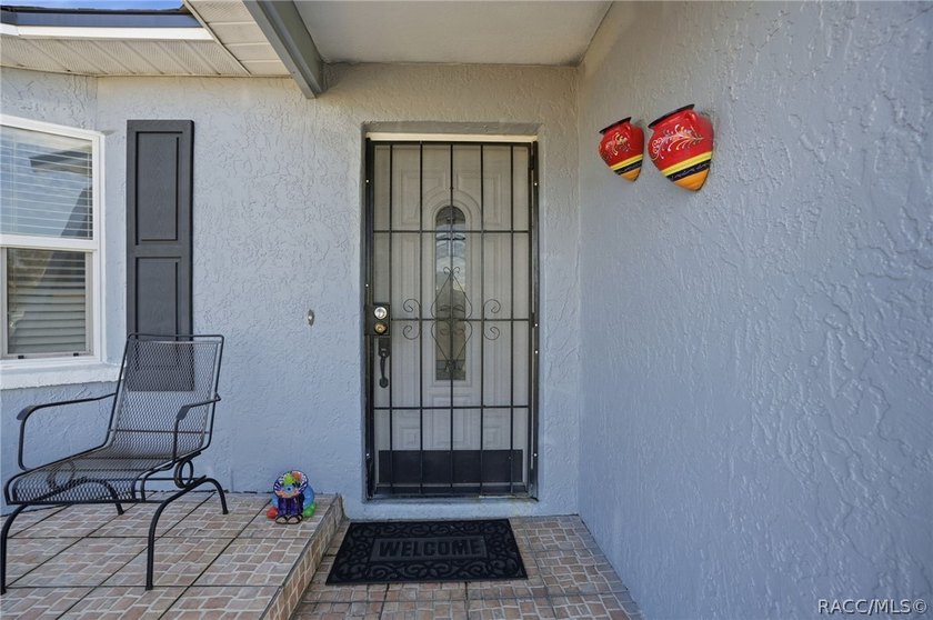 Welcome to this spacious 5-bedroom, 2-bath home set on a private - photo 7