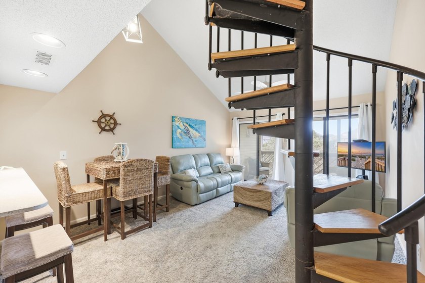 Come see this beautifully decorated condo located in the heart - photo 13