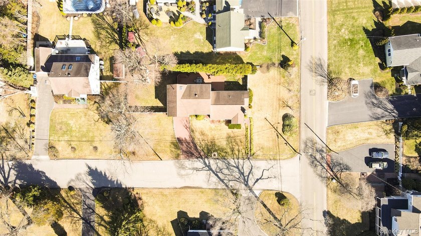 This Home Feature Very Bright 4 Bedrooms,2 Full Bath. Ceramic - photo 26