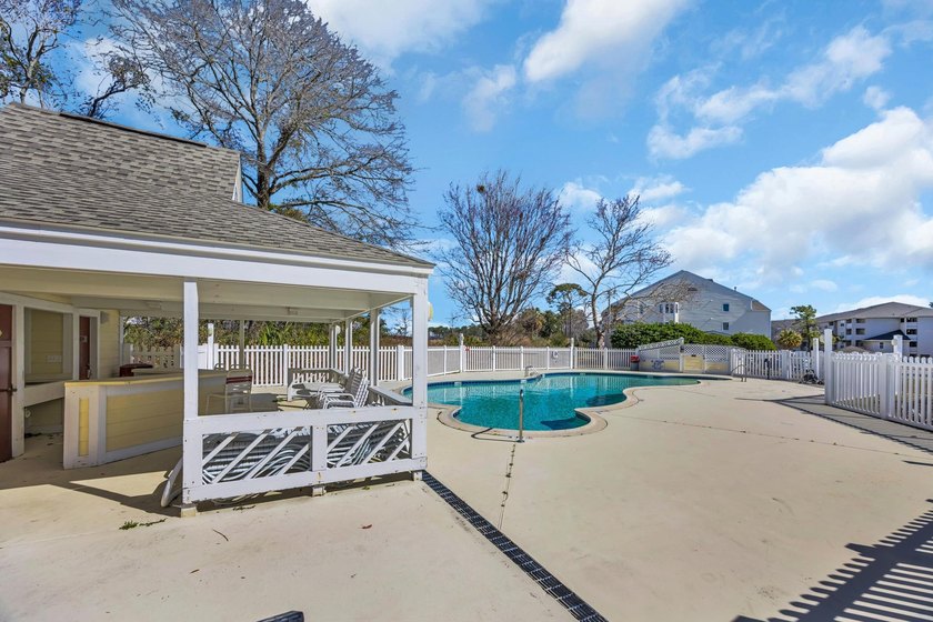 Come see this beautifully decorated condo located in the heart - photo 31