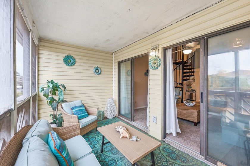Come see this beautifully decorated condo located in the heart - photo 38