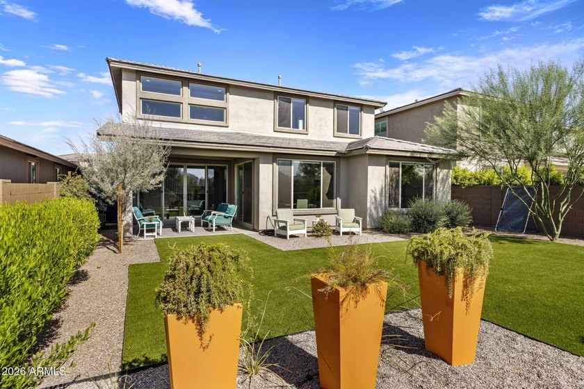 Wake up to stunning mountain views in this nearly new home in - photo 2