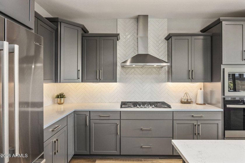 Wake up to stunning mountain views in this nearly new home in - photo 5