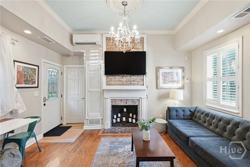 Rare opportunity to own a fully licensed short-term vacation - photo 3