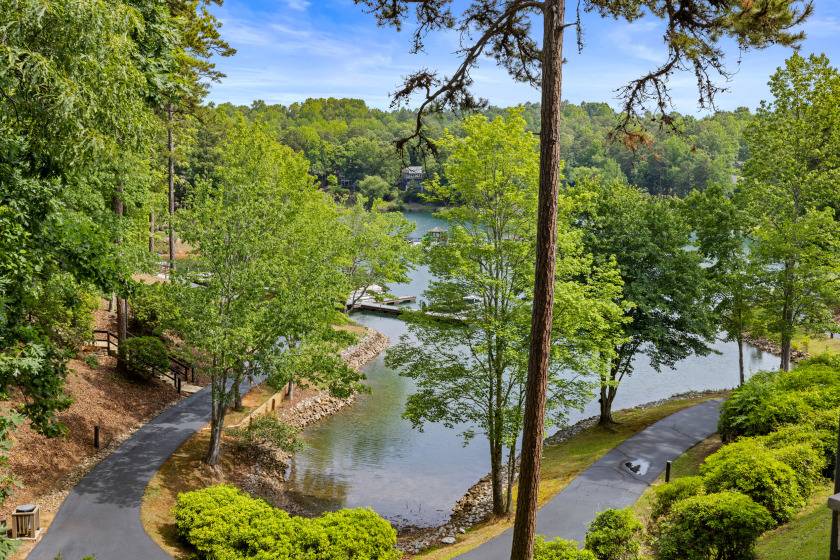 Resort style living in Keowee Key - photo 5