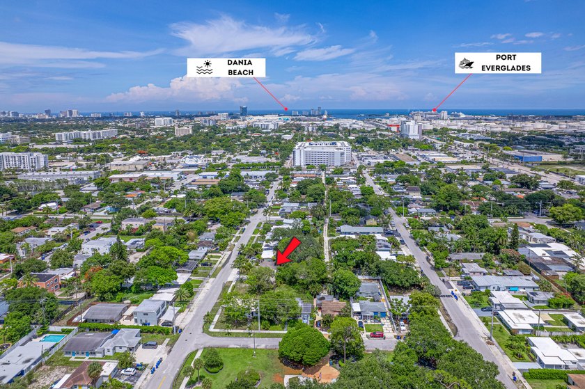2 separate units. 2bed 1 bath front house, 1 bed 1 bath plus den - photo 15