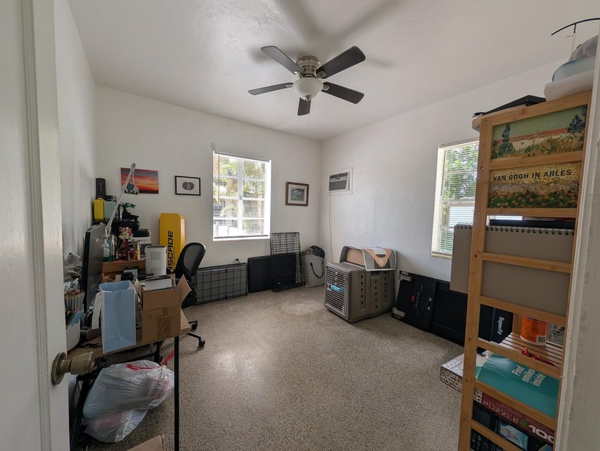 2 separate units. 2bed 1 bath front house, 1 bed 1 bath plus den - photo 18