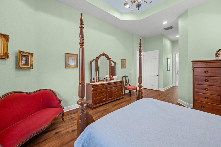 Beautiful Florenza model with a serene lake view overlooking a - photo 23