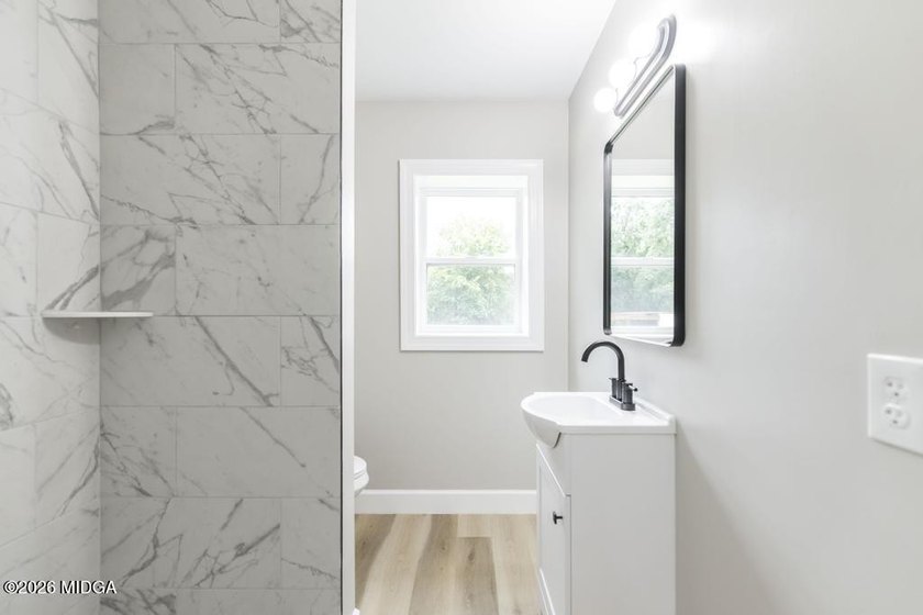 Gorgeous home, completely rebuilt and like new! And there's - photo 24
