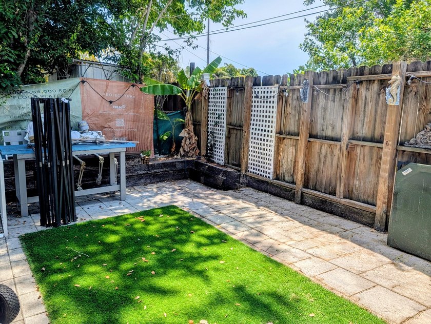 2 separate units. 2bed 1 bath front house, 1 bed 1 bath plus den - photo 26