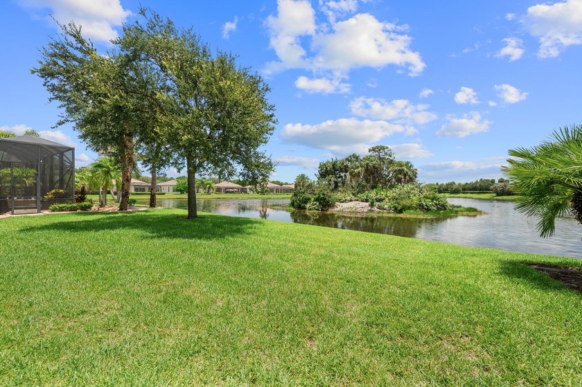 Beautiful Florenza model with a serene lake view overlooking a - photo 36