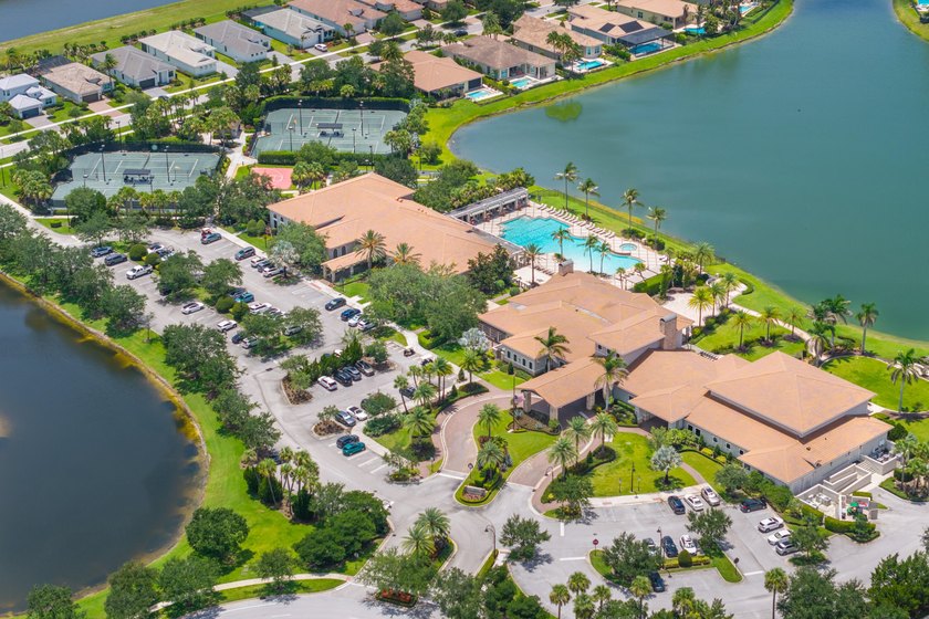Beautiful Florenza model with a serene lake view overlooking a - photo 48