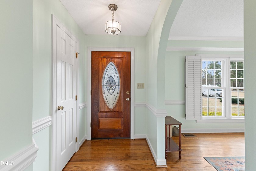 Motivated Sellers Beautiful home located in a well-established - photo 6