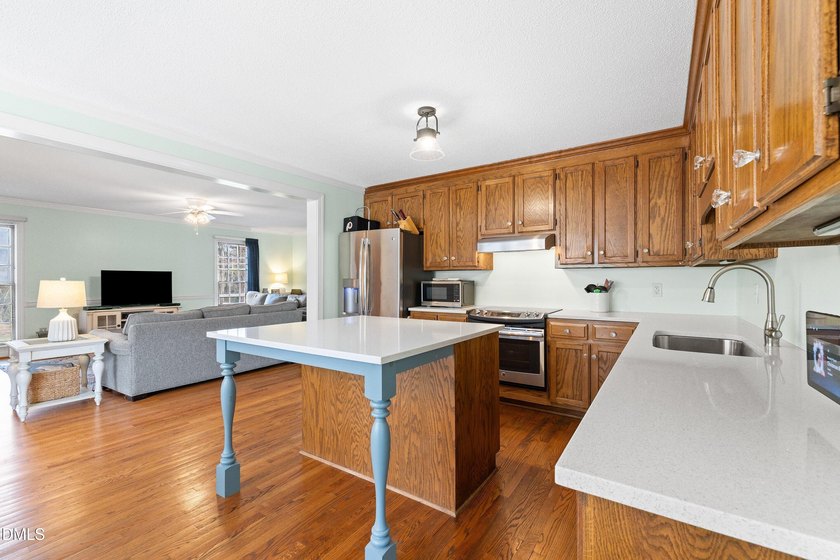 Motivated Sellers Beautiful home located in a well-established - photo 10