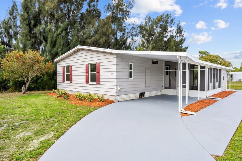 Lakefront 2 bedroom 2 bath home in the Savanna Club 55+ - photo 2