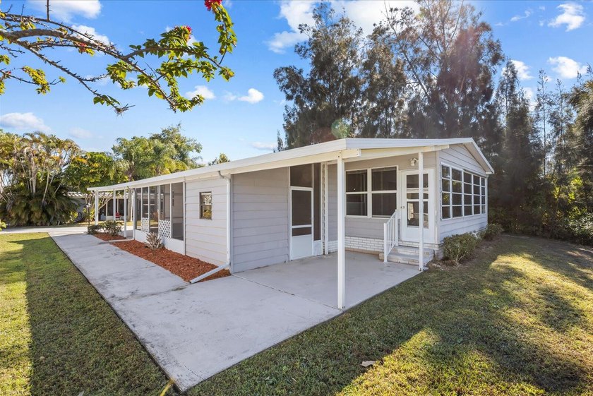Lakefront 2 bedroom 2 bath home in the Savanna Club 55+ - photo 3