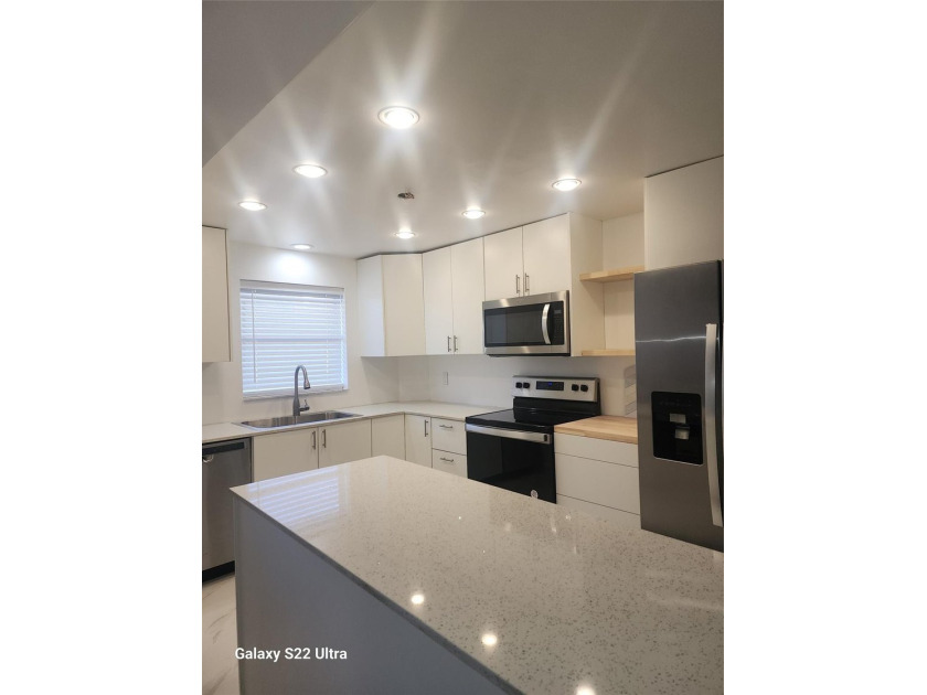 Renovated and Ready! Enjoy the convenience of this spacious 2 - photo 5