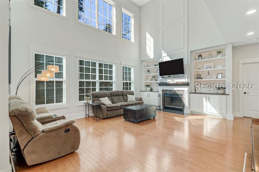 This beautiful 5-bedroom home in Rose Dhu Creek, built in 2014 - photo 11