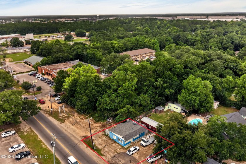 Commercial Opportunity in the Heart of Gulfport: This investment - photo 2
