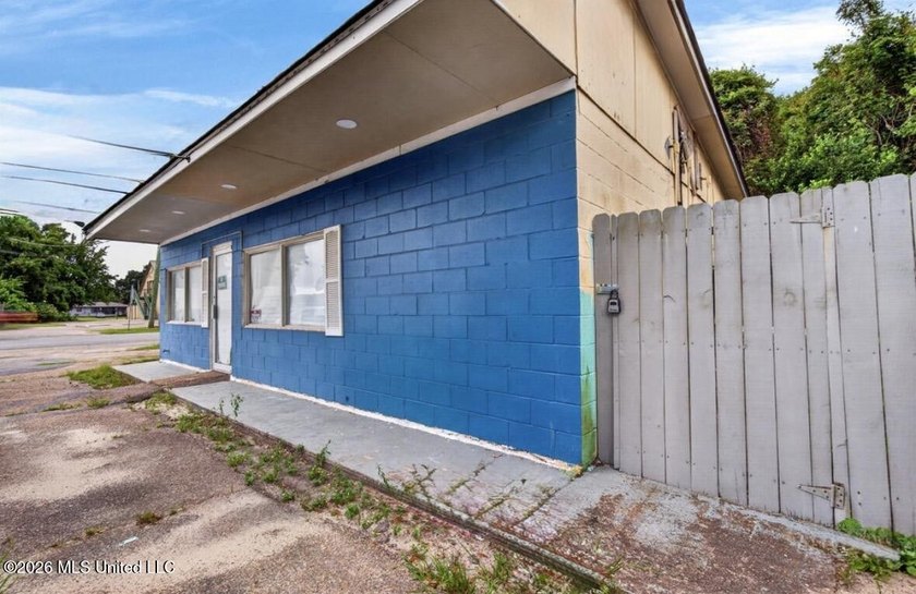 Commercial Opportunity in the Heart of Gulfport: This investment - photo 4