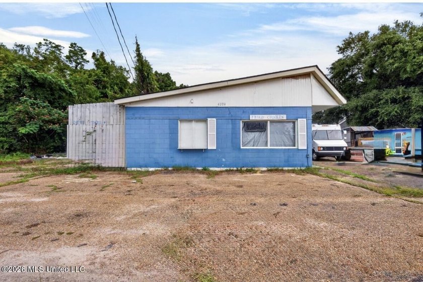 Commercial Opportunity in the Heart of Gulfport: This investment - photo 5