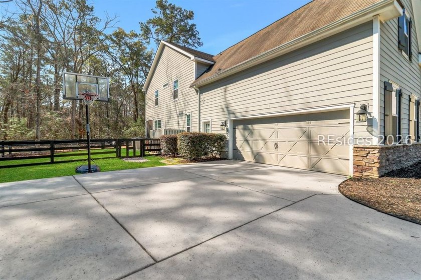 This beautiful 5-bedroom home in Rose Dhu Creek, built in 2014 - photo 50