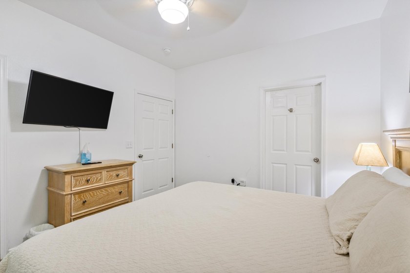 Discover this beautifully renovated first-floor end-unit condo - photo 15