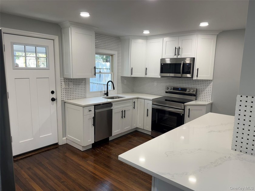 Welcome to a completely reimagined home where craftsmanship - photo 16