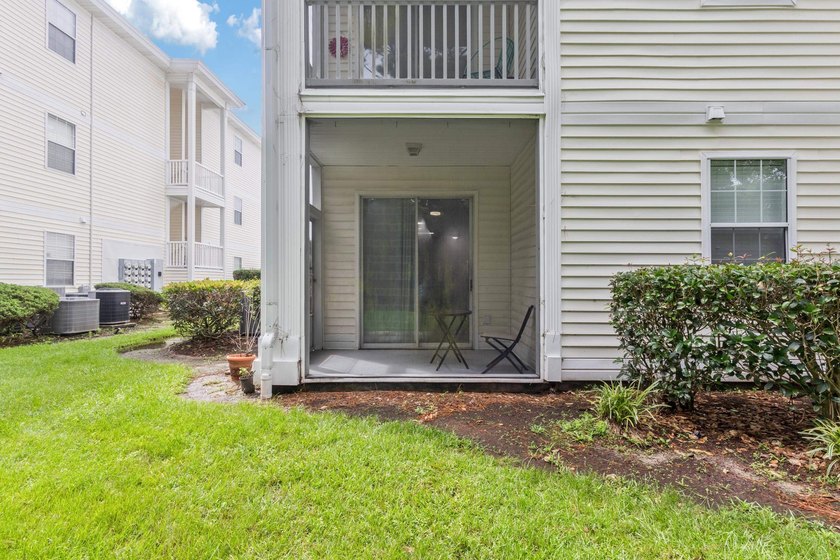 Discover this beautifully renovated first-floor end-unit condo - photo 21