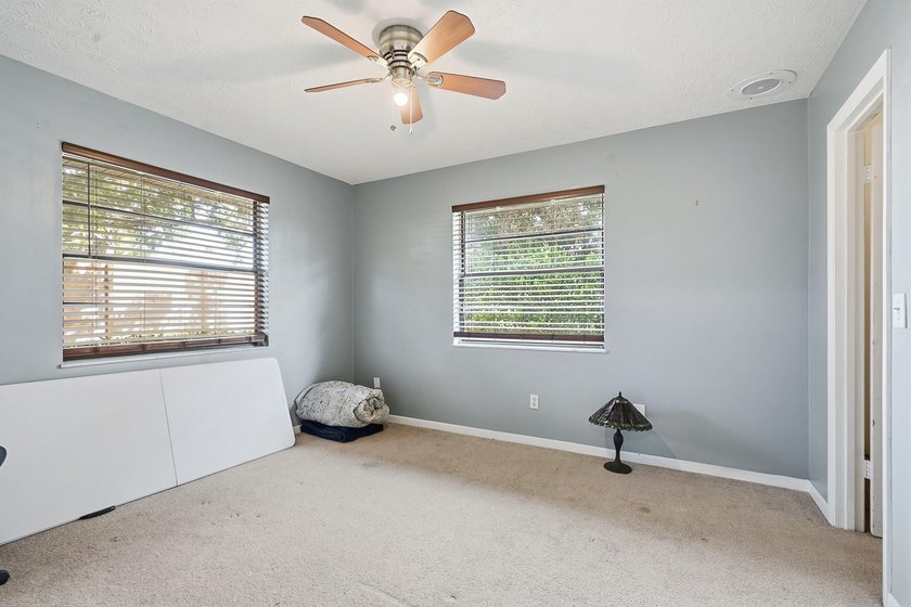 Welcome to this beautifully maintained 4-bedroom, 2-bath, 2-car - photo 21