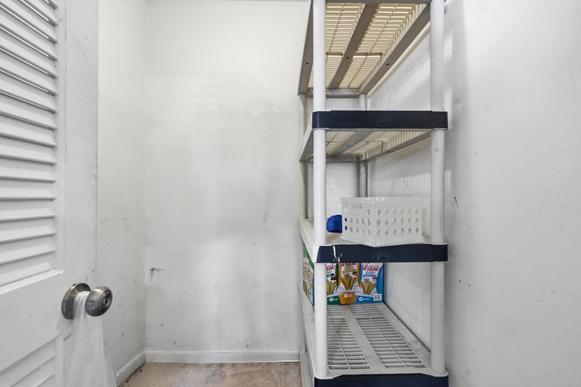 Welcome to this beautifully maintained 4-bedroom, 2-bath, 2-car - photo 23