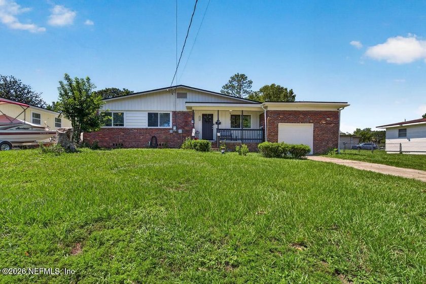 Discover comfortable living in this thoughtfully updated Ortega - photo 3