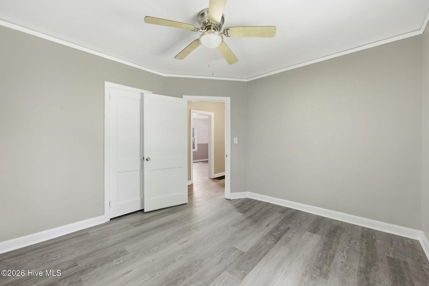 Updated two-bedroom one-bathroom home within minutes of medical - photo 12