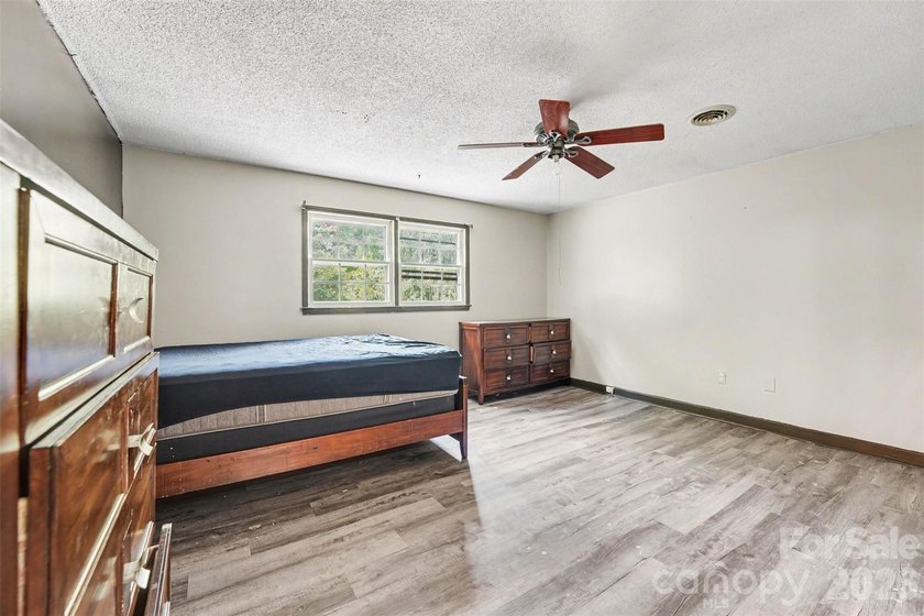Welcome to this beautifully updated 3-bed, 2-bath home in the - photo 13
