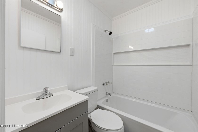 Updated two-bedroom one-bathroom home within minutes of medical - photo 13