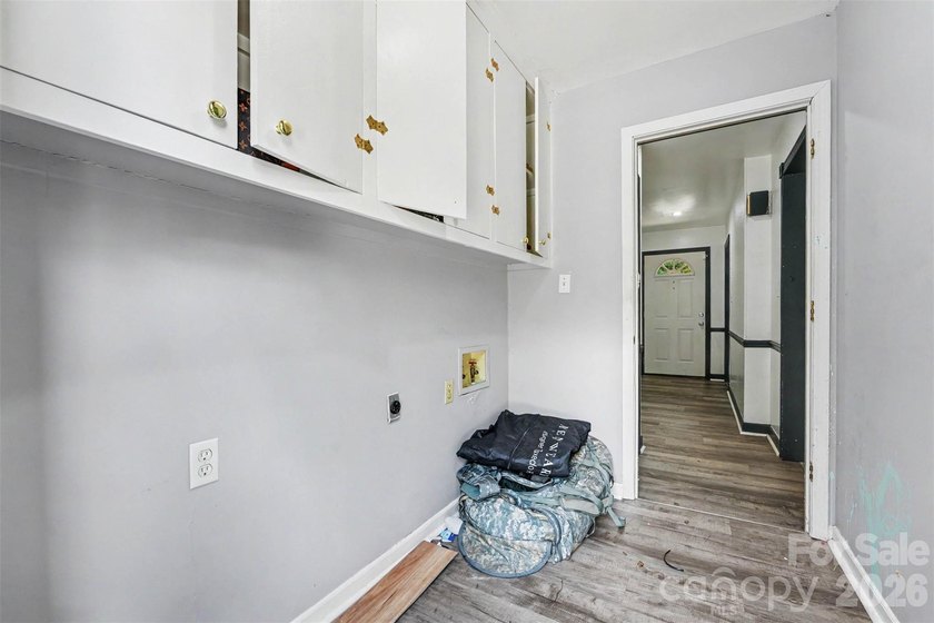Welcome to this beautifully updated 3-bed, 2-bath home in the - photo 20